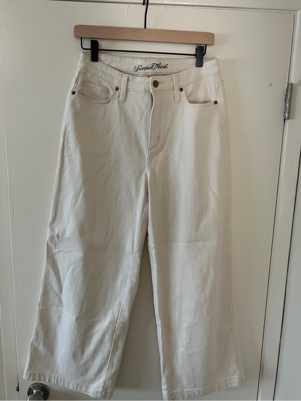 Universal Thread Cream High-Rise Denim Jeans 8/29 - Picture 2 of 3